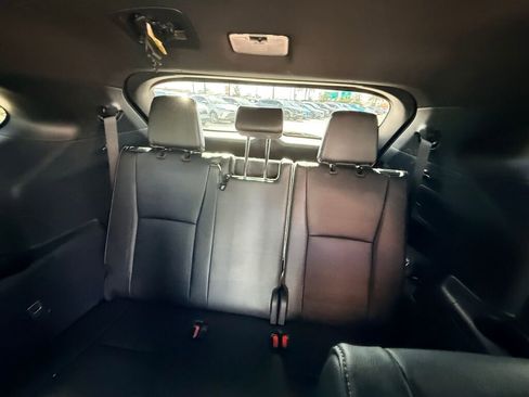 Used 2024 Toyota Highlander LE image 20