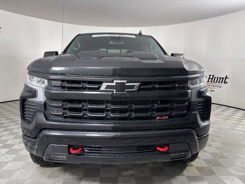 Used 2023 Chevrolet Silverado 1500 LT Trail Boss w/ Convenience Package II image 3