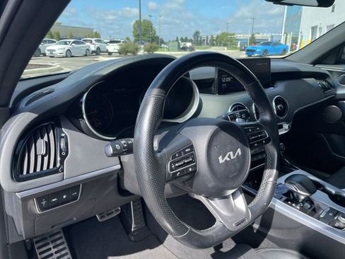 Used 2023 Kia Stinger GT2 RWD image 10