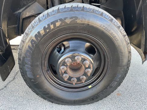 Used 2018 RAM 3500 Tradesman w/ Chrome Appearance Group image 10