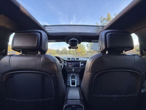 Used 2019 Porsche Macan S image 33