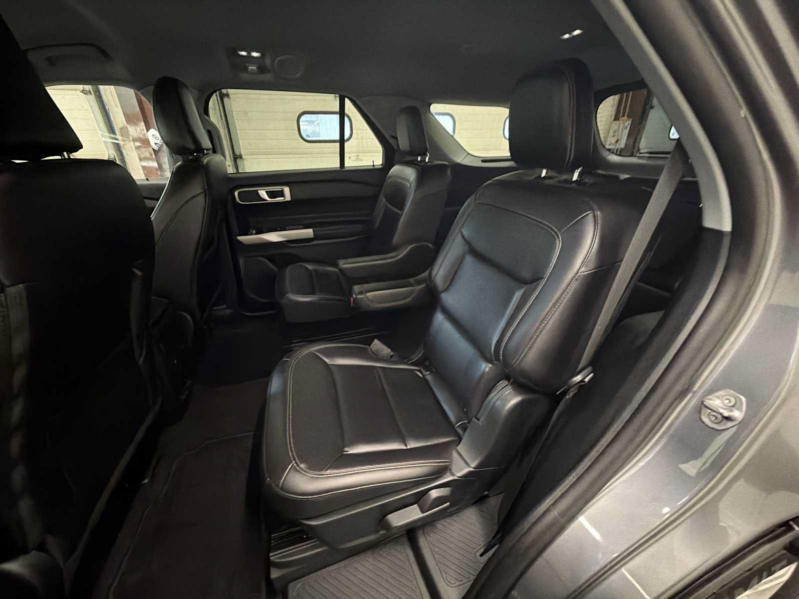 Used 2023 Ford Explorer XLT w/ Equipment Group 202A AWD/4WD image 23