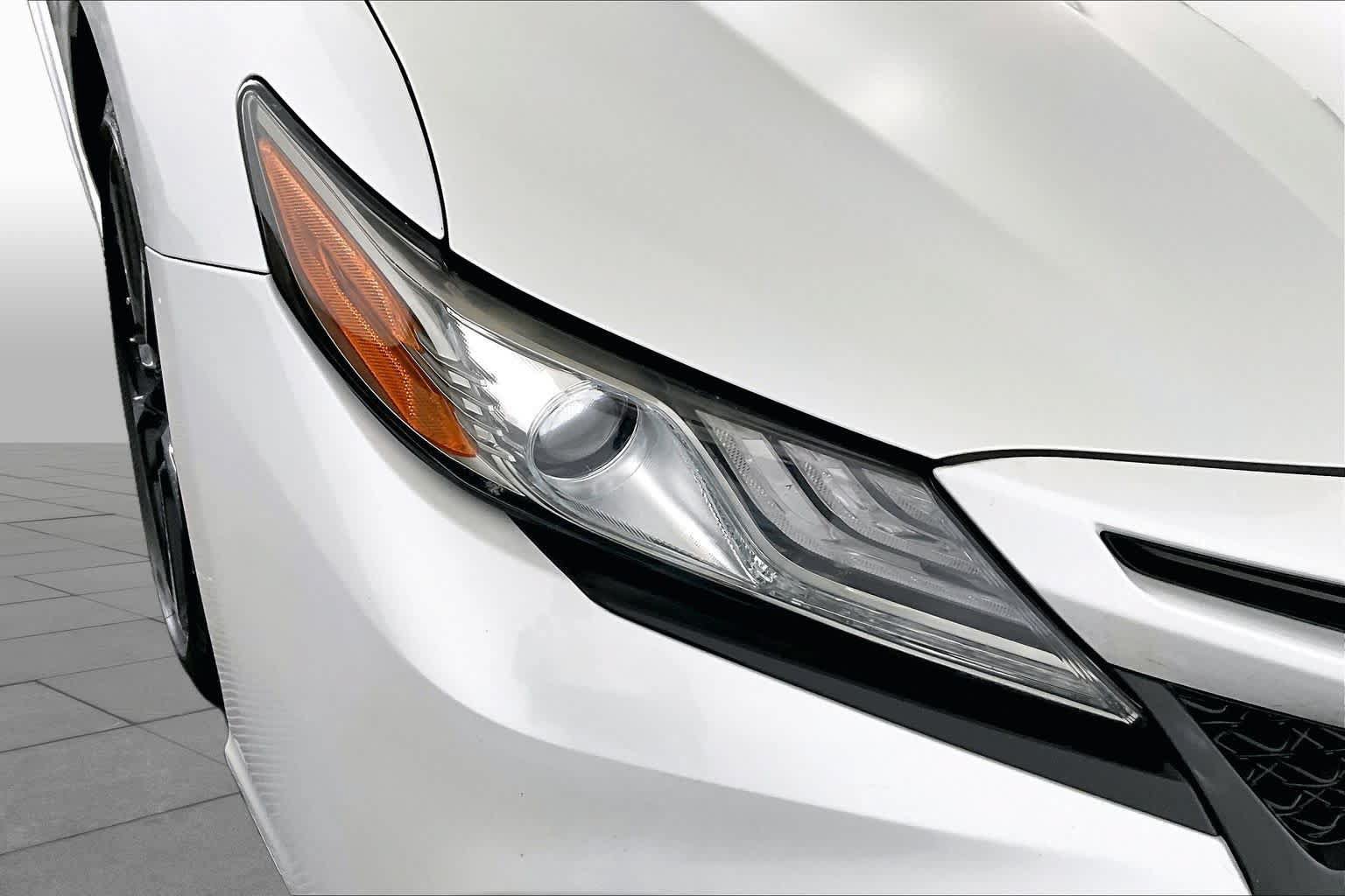Used 2019 Toyota Camry XSE w/ Navigation Package FWD image 27
