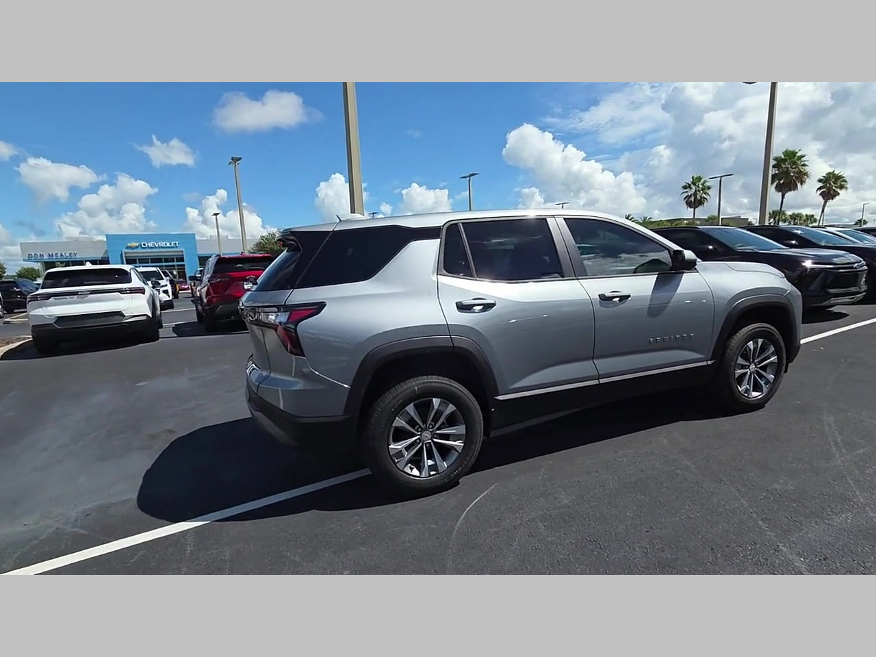 New 2027 Chevrolet Equinox LT w/ Safety and Technology Package FWD image 18