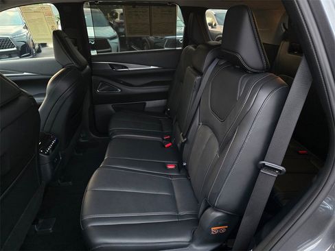 Used 2025 INFINITI QX60 Luxe image 10