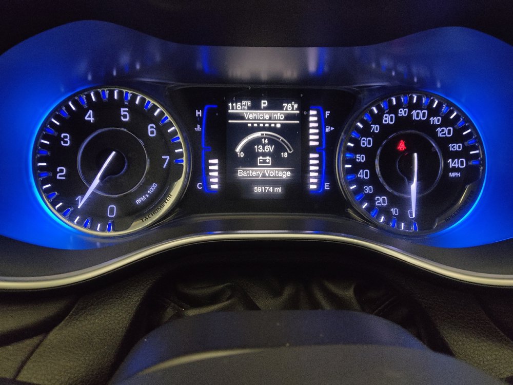 Used 2016 Chrysler 200 Limited Platinum w/ Comfort & Convenience Group FWD image 23