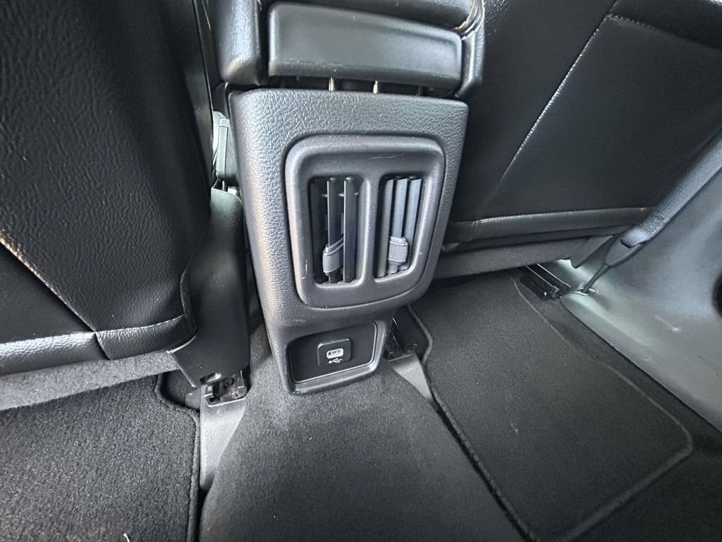 Used 2018 Jeep Compass Latitude FWD image 14