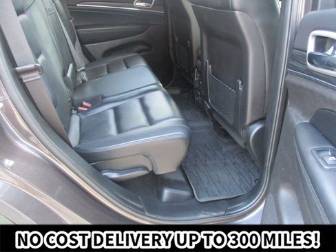 Used 2021 Jeep Grand Cherokee Limited w/ Premium Lighting Group AWD/4WD image 12