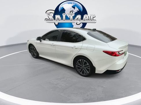 Used 2025 Toyota Camry XLE image 7