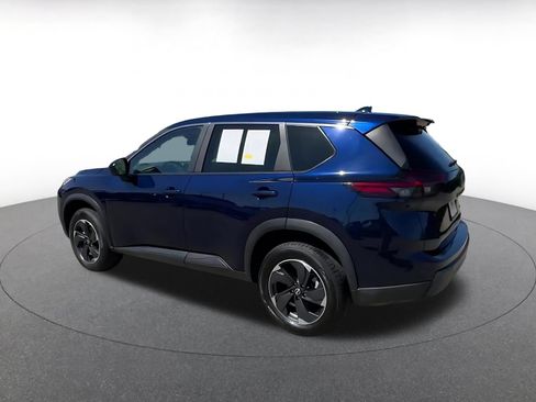 Used 2025 Nissan Rogue SV AWD/4WD image 9