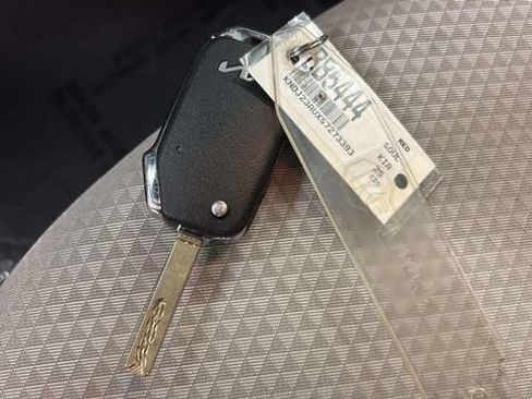 Used 2025 Kia Soul LX FWD image 17