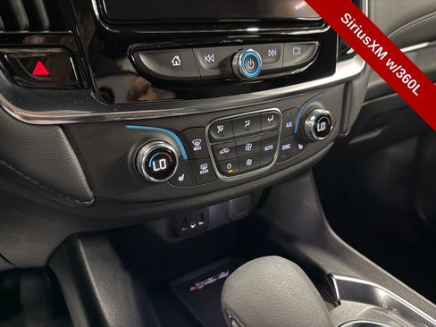 Used 2023 Chevrolet Traverse LT w/ Rear Camera Mirror Package AWD/4WD image 29