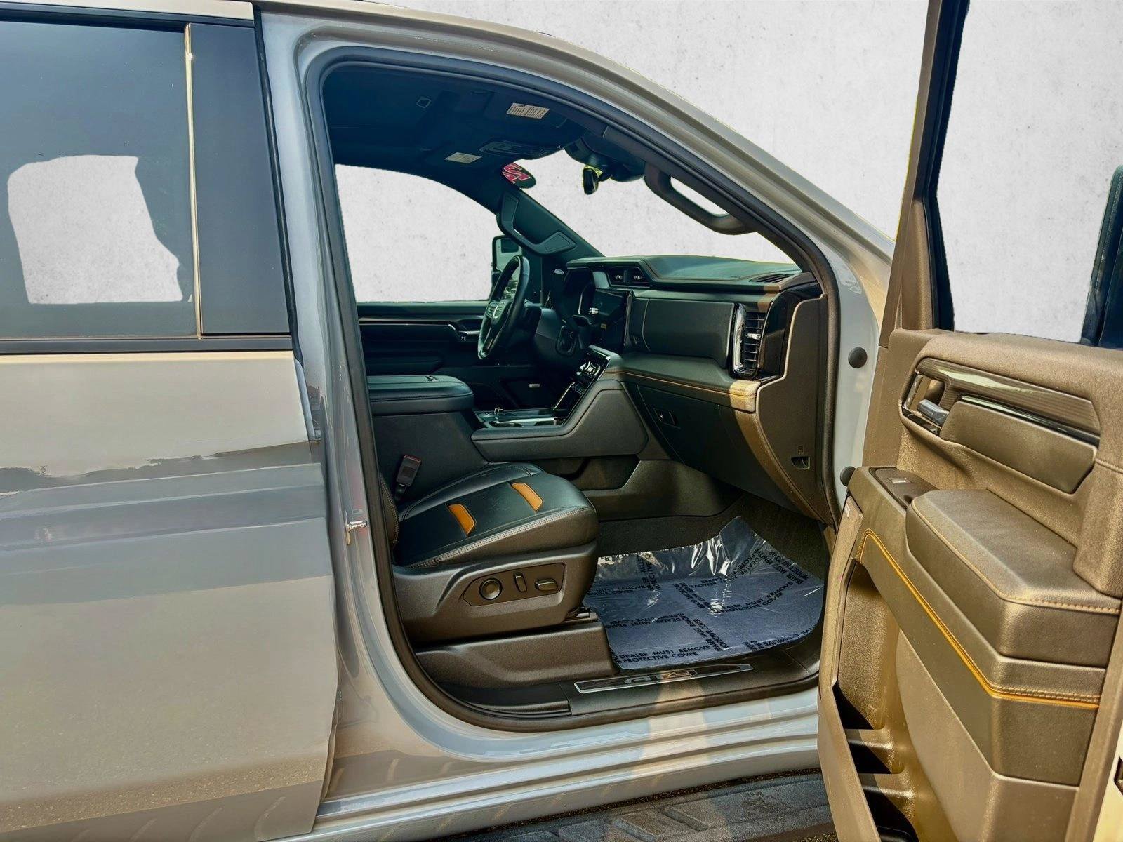 Used 2024 GMC Sierra 2500 AT4 w/ AT4 Premium Plus Package AWD/4WD image 15
