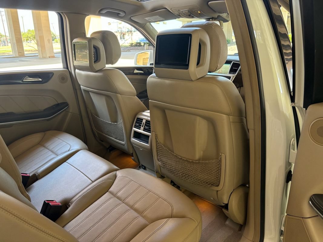 Used 2014 Mercedes-Benz GL 450 4MATIC image 26