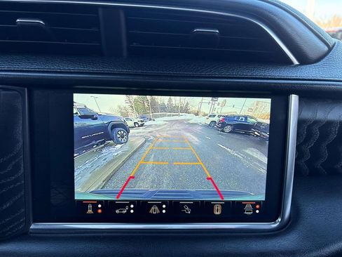 Used 2024 GMC Yukon Denali w/ Denali Reserve Package image 27