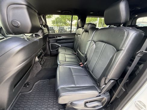 Used 2024 Jeep Wagoneer L Series III w/ Flexible Seating Group AWD/4WD image 29