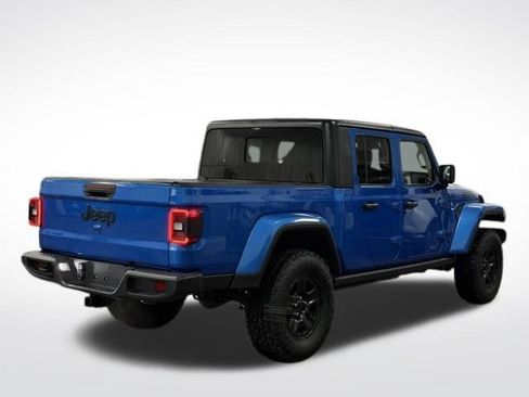 Used 2024 Jeep Gladiator Sport AWD/4WD image 6