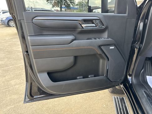 Used 2024 GMC Sierra 2500 AT4 w/ AT4 Premium Plus Package image 9