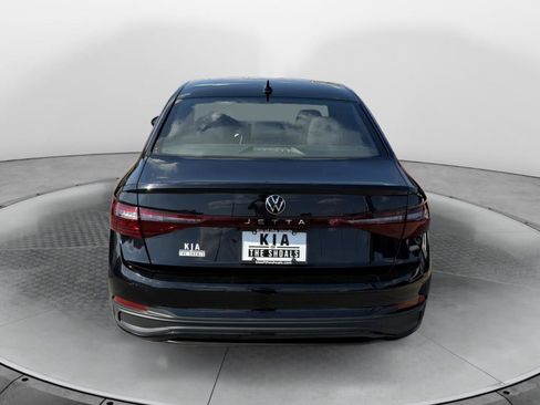 Used 2025 Volkswagen Jetta Sport FWD image 4