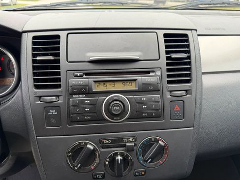 Used 2009 Nissan Versa 1.8 S FWD image 20