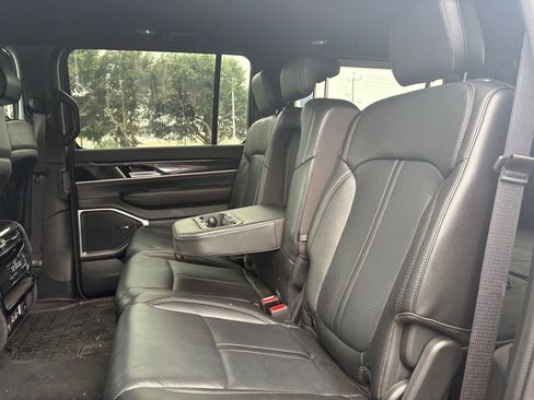 Used 2024 Jeep Wagoneer 2WD image 13