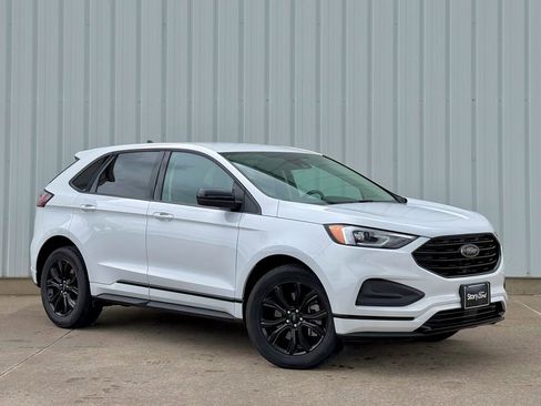 Used 2024 Ford Edge SE w/ Black Appearance Package image 8