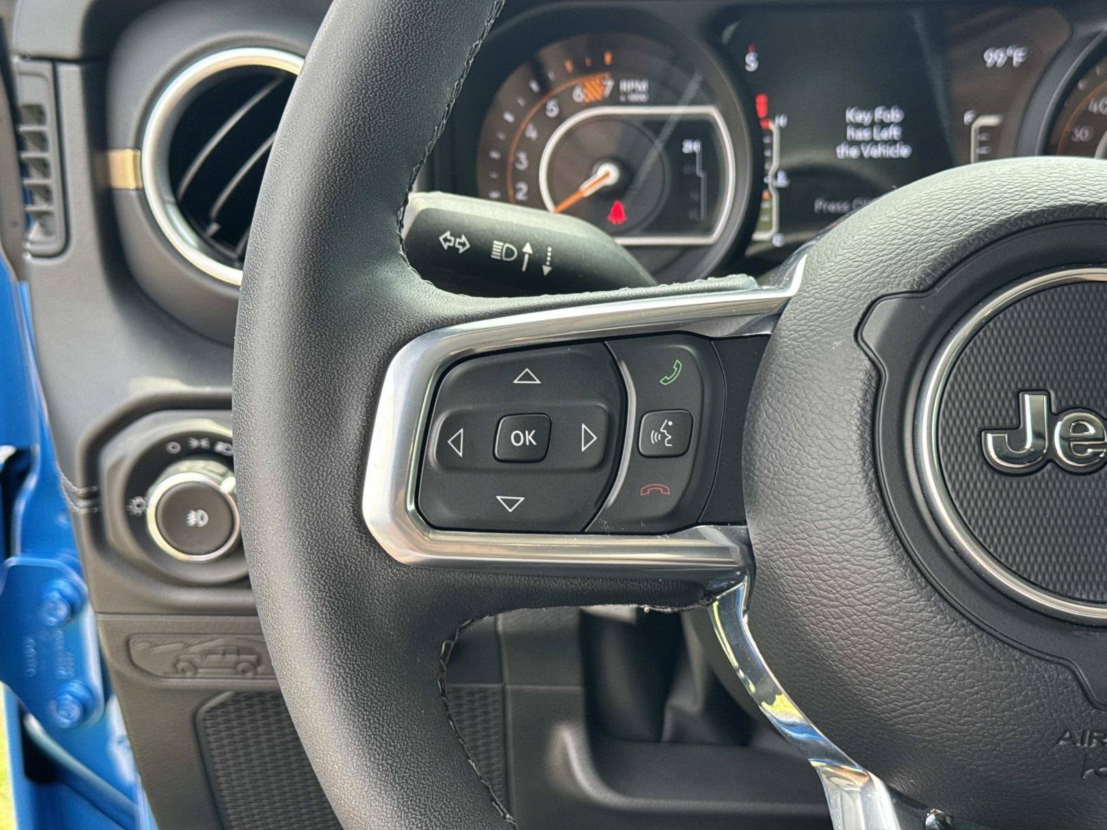 Used 2025 Jeep Wrangler Unlimited Sahara AWD/4WD image 16