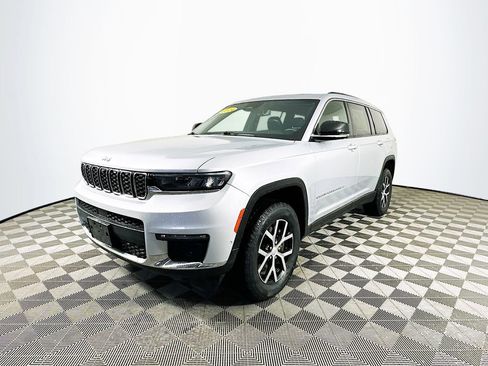 Certified 2024 Jeep Grand Cherokee L Limited w/ Luxury Tech Group II image 6