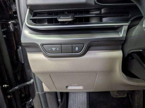 Used 2026 Kia Carnival FWD image 20
