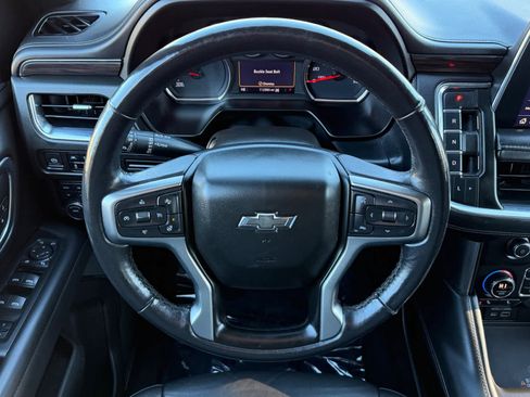 Used 2021 Chevrolet Suburban Z71 w/ Luxury Package image 18