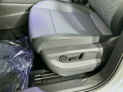 New 2026 Volkswagen Tiguan SE R-Line AWD/4WD image 18