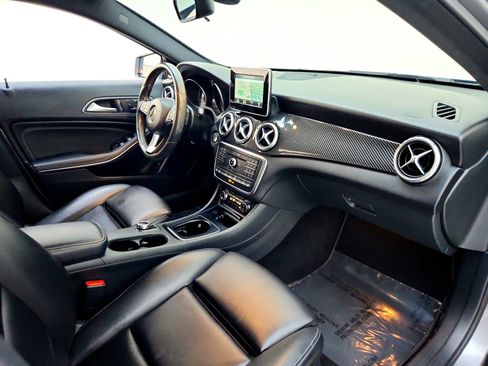 Used 2017 Mercedes-Benz GLA 250 4MATIC image 24