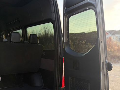 Used 2023 Mercedes-Benz Sprinter 2500 image 37