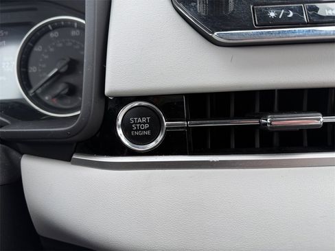 Used 2022 Mitsubishi Outlander SEL image 29