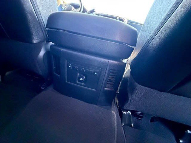 Used 2014 RAM 2500 Laramie w/ Convenience Group AWD/4WD image 16