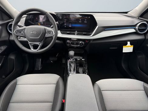 New 2026 Chevrolet Trax LT w/ Sunroof Package image 10