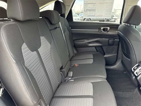 New 2026 Kia Sorento LX image 18