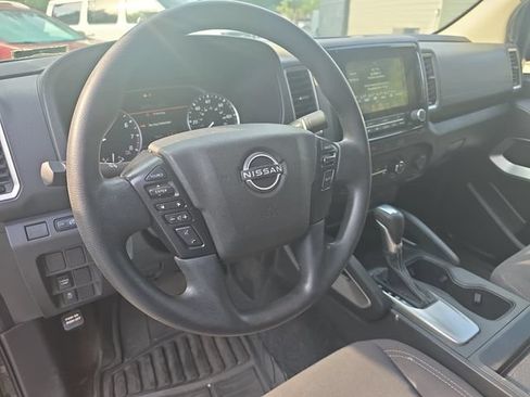 Used 2023 Nissan Frontier SV RWD image 15