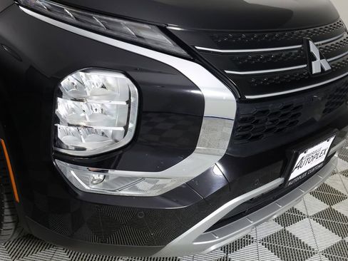 Used 2024 Mitsubishi Outlander SE FWD image 42