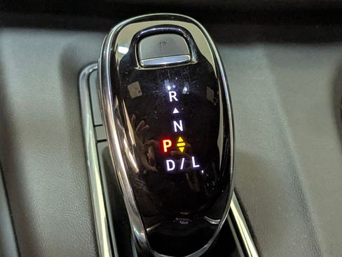 Certified 2024 Cadillac Escalade Premium Luxury image 16