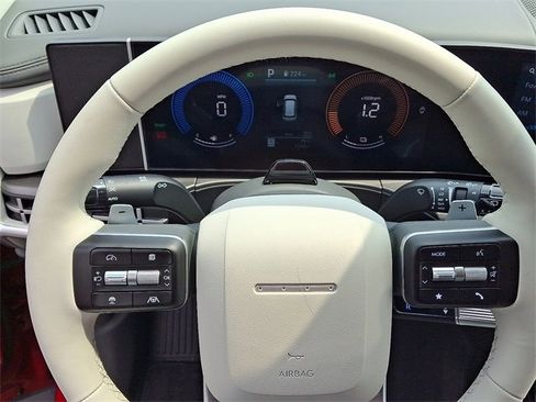 Used 2025 Hyundai Santa Fe SEL image 18