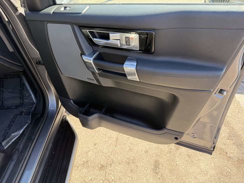 Used 2015 Land Rover LR4 HSE image 16