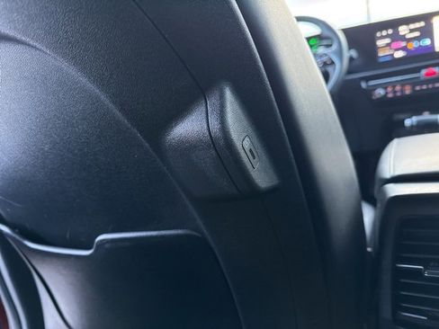 Used 2023 Kia Niro SX image 36