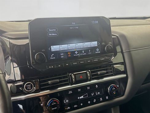 Used 2023 Nissan Pathfinder SL w/ SL Premium Package FWD image 8