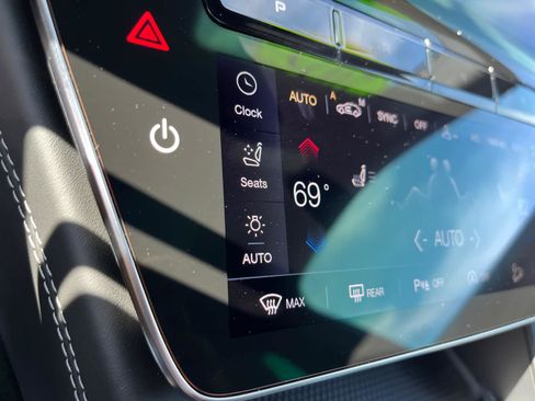 Used 2025 Maserati Grecale Modena image 12