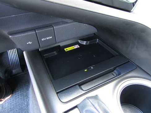 Used 2023 Toyota Camry XLE FWD image 17