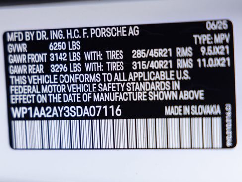 New 2025 Porsche Cayenne AWD/4WD image 38