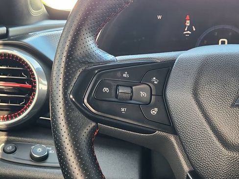 Used 2024 Chevrolet Trax RS w/ Sunroof Package FWD image 28