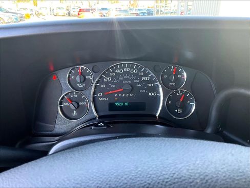 Used 2024 Chevrolet Express 2500 w/ Driver Convenience Package image 23
