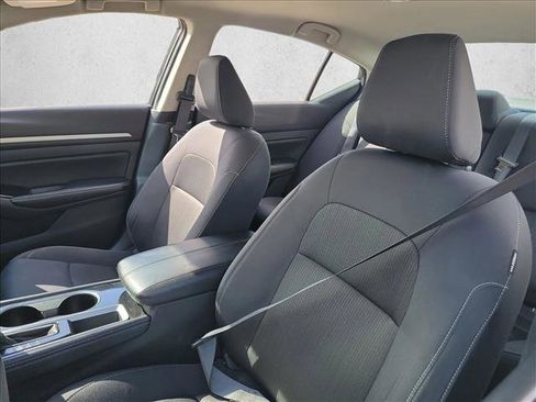 Used 2023 Nissan Altima 2.5 SV image 13